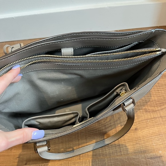 Tory Burch Mini Robinson Tote - Picture 5 of 10